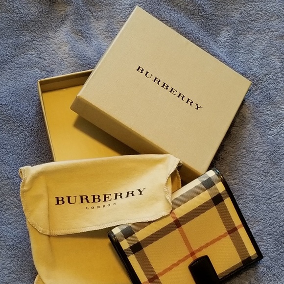 Burberry Handbags - Burberry Nova Check Bi-Fold Wallet